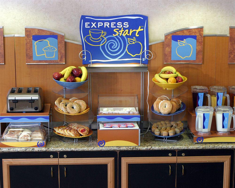 Holiday Inn Express Hotel And Suites Fort Worth/I-20 Εξωτερικό φωτογραφία