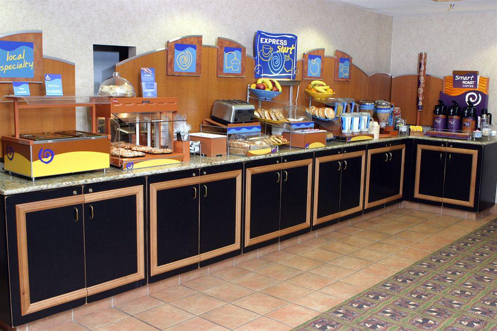 Holiday Inn Express Hotel And Suites Fort Worth/I-20 Εξωτερικό φωτογραφία